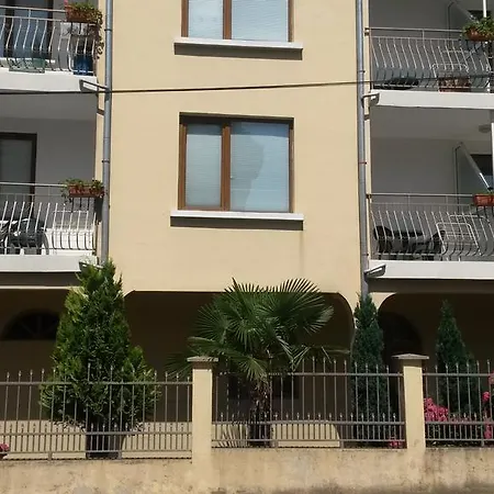 кадиеви Πανσιόν *